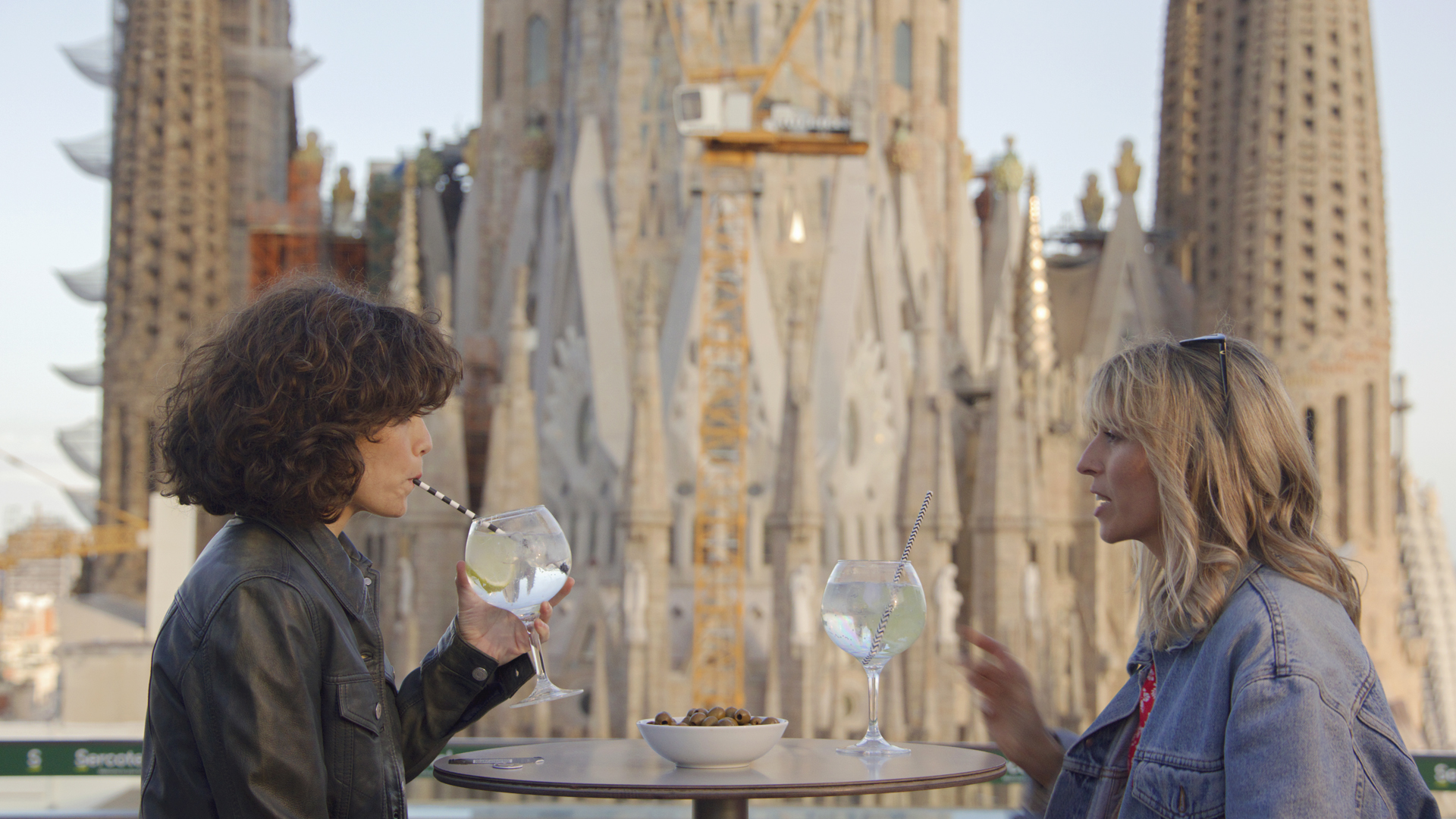 Escena de la campanya de Sercotel en un restaurant